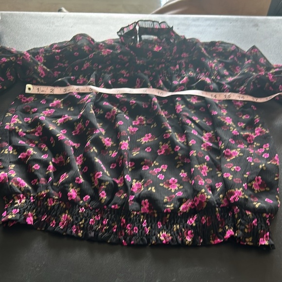 Express High Neck Sheer Floral with Lining‎ Top. Size S (321) - Picture 6 of 9